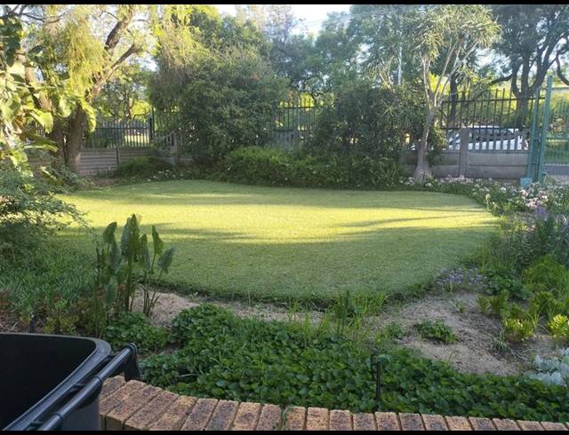 4 BEDROOM HOUSE FOR SALE IN PRETORIA GARDENS